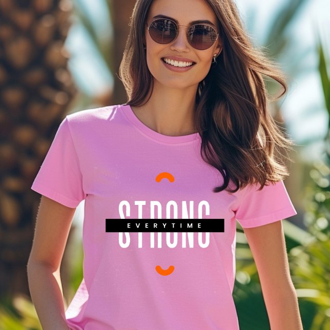 T-shirt de typographie noir et blanc (Créateur téléchargé)