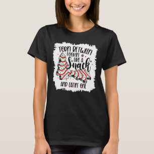 T-shirt Déchiré Entre L'Apparence D'Un Snack Ou D'Un Ch À