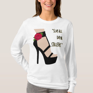 T-shirt déchirer toute la journée en stilettos