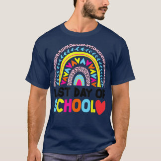 T-shirt Dernière journée de l'enseignant étudiant Rainbow 