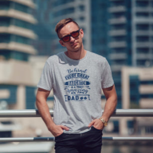 T-shirt Derrière chaque grande fille, il y a le texte Extr