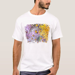 T-shirt Des bulles abstraites de fleurs. Crédit :Nancy