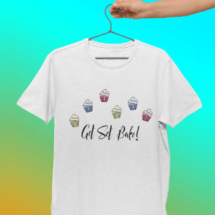 T-shirt Des cupcakes colorés se font faire cuire