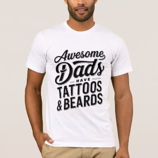 T-shirt Des Draps Étonnants Ont Des Tatouages Et Des Oreil
