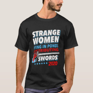 T-shirt Des Femmes Étrangères Mensongées Dans Des Étangs D