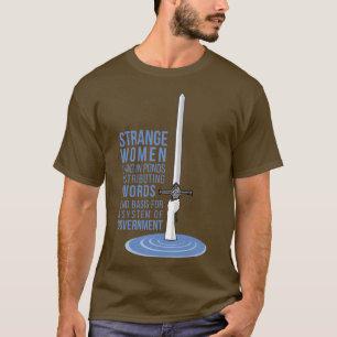 T-shirt Des femmes étranges qui mentent dans des étangs di
