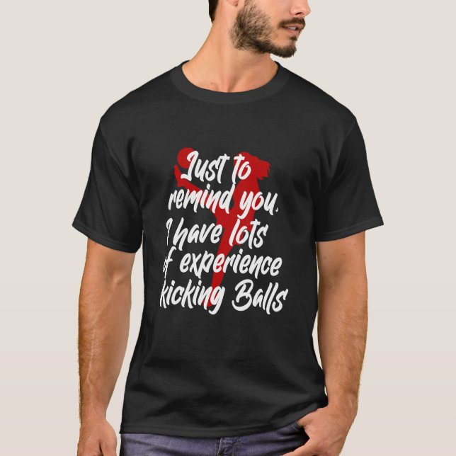 T-shirt Des Filles Qui Tirent Des Balles Qui Donnent Du Po (Devant)