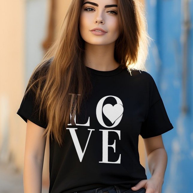 T-shirt Design de logo Classy LOVE avec texte blanc et coe (Créateur téléchargé)