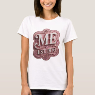 T-shirt Design de texte rose élégant ME EST 1976