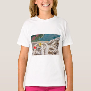 T-shirt détail d'une corde d'amarrage sur un sweat-shirt d