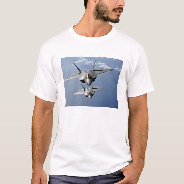 T-shirt Deux F-22 Raptors survolent l'océan Pacifique (Devant)