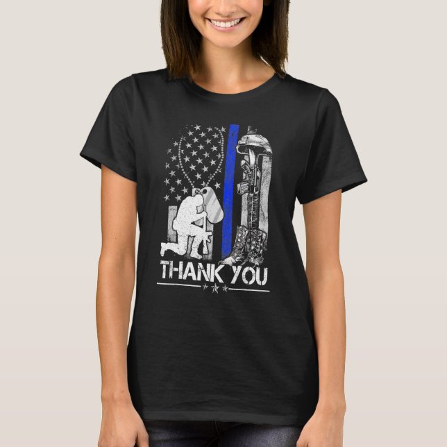 T-shirt Distants Jour commémoratif Drapeau Bots militaires (Devant)