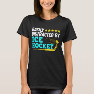 T-shirt Distrait Par Le Joueur De Hockey Sur Glace Entraîn
