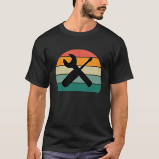 T-shirt Do it yourself Repairing Hammer Renovating Laying 