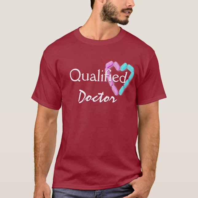 T-shirt Docteur Qualifié À Maroon (Devant)