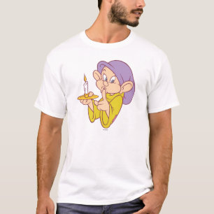 T-shirt Dopey tenant une bougie