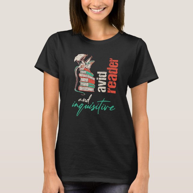 T-shirt Dragon on books Avid reader and inquisitive For te (Devant)