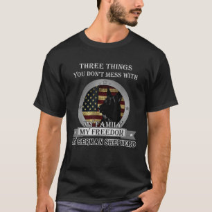 T-shirt Drapeau américain Berger allemand noir Trois chose