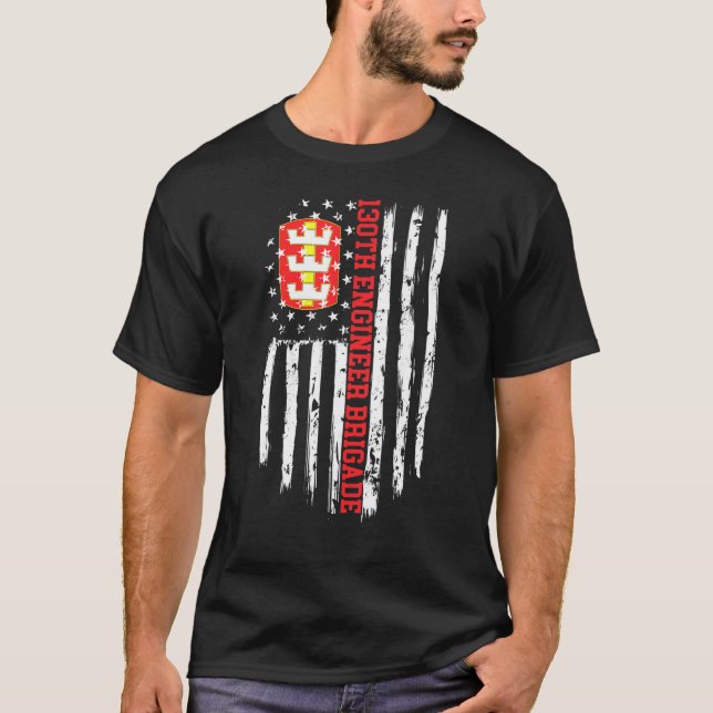 T-shirt Drapeau américain de la 130e brigade du génie (Devant)