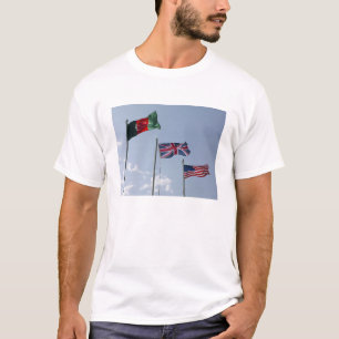 T-shirt Drapeau BRITANNIQUE entre l'Afghan et les drapeaux