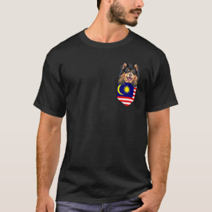 T-shirt Drapeau de Malaisie Chien Finnish Lapphund Dans La