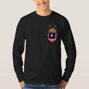 T-shirt Drapeau de Malaisie Chien Finnish Lapphund Dans La