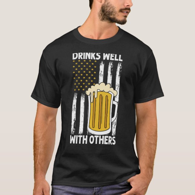 T-shirt drinks well with others women drinks well with oth (Devant)