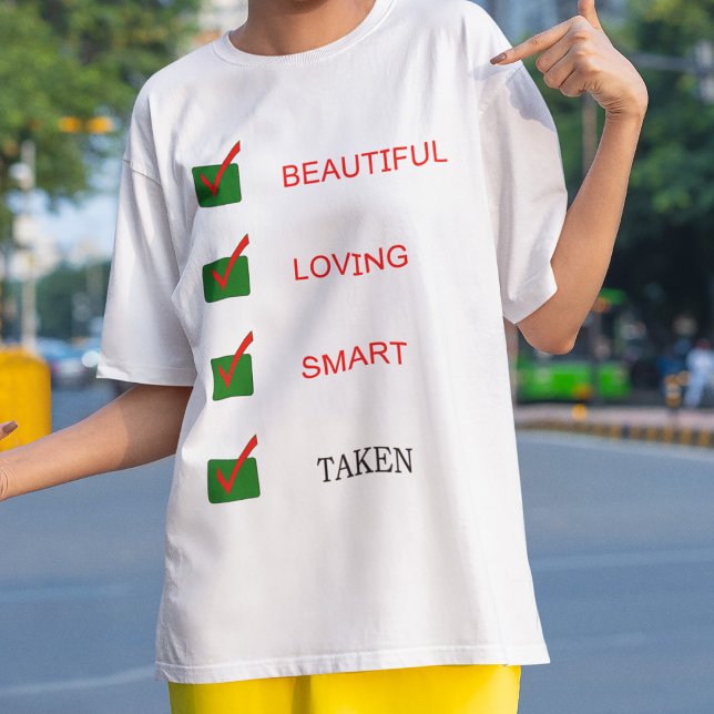 T-shirt Drôle belle amoureuse intelligente prise petite am (Créateur téléchargé)