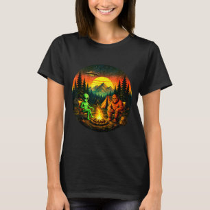T-shirt Drôle de bigfoot alien camping rétro ovni feu de c