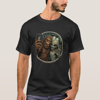 T-shirt Drôle de Bigfoot et selfie d'alien rétro UFO