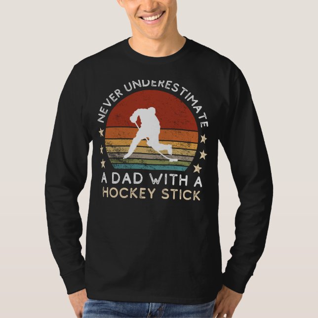 T-shirt Drôle Papa Hockey Stick Tee - Dads Puckish Humour  (Devant)