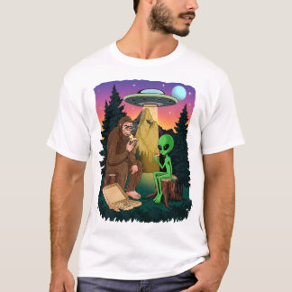T-shirt Drôle Pizza Bigfoot mangeant avec des ovnis Aliens