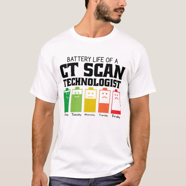 T-shirt Durée De Vie De La Batterie D'Un Technologue En An (Devant)
