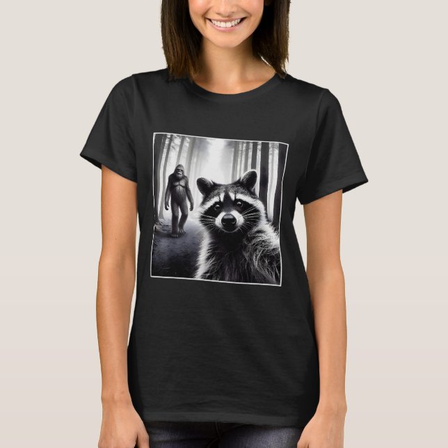 T-shirt Ed Raccoon Selfie With Sasquatch Bigfoot Funny Rac (Devant)