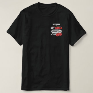 T-shirt Électricien Par Jeu De Jour Par Vecteur De Nuit