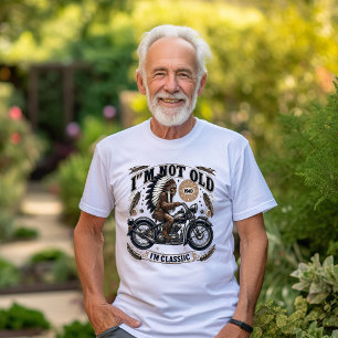 T-shirt Élégance intemporelle : Embrasser la beauté classi