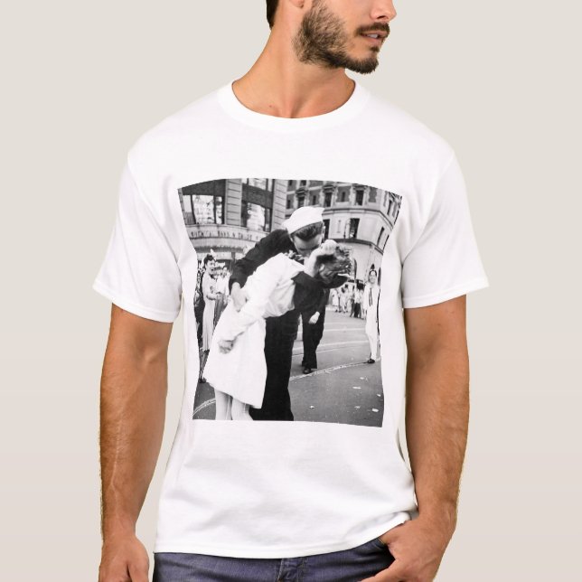 T-shirt Embrassant la guerre au revoir (Devant)
