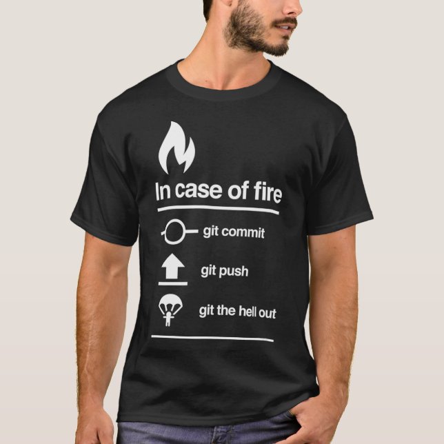 T-shirt En Coque de Fire Git Commit Push Funny Computer (Devant)