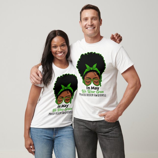T-shirt En Mai, Nous Portons Green Messy Bun Mental Health (Unisexe)