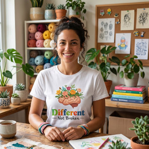 T-shirt En Tri-matière Cerveau floral différent et non cassé : Neurodiver