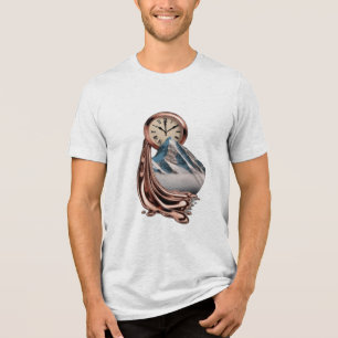 T-shirt En Tri-matière Horloge fondante drapée sur une montagne