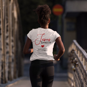 T-shirt En Tri-matière Jésus nous aime cœur rouge Écriture