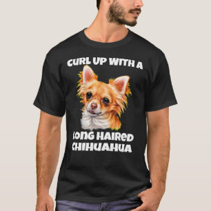 T-shirt Enfiler Avec Un Chien Chihuahua Aux Cheveux Longue