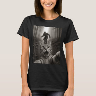 T-shirt Énorme surprise d'Ed le chat en selfie avec Bigfoo