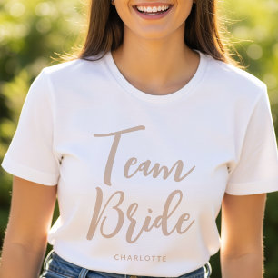 T-shirt Équipe de la mariée Nom personnalisé Mariage Beige