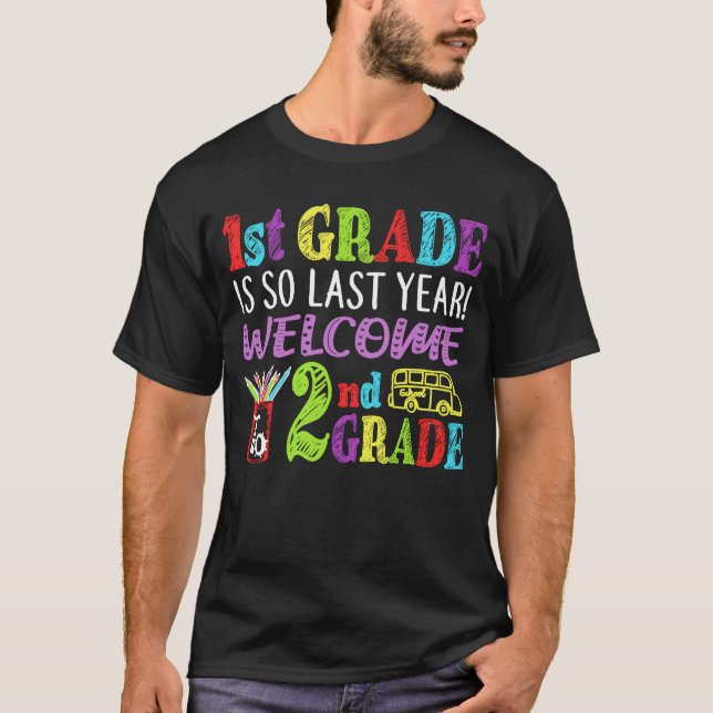 T-shirt ęr La catégorie est ainsi accueillez l'année (Devant)