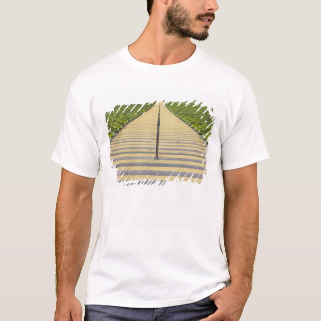T-shirt Escalier de stade entre les rangées des sièges (Devant)
