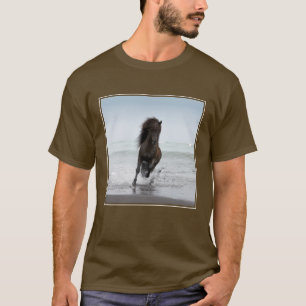 T-shirt Étalon fonctionnant sur la plage Atlantique nor