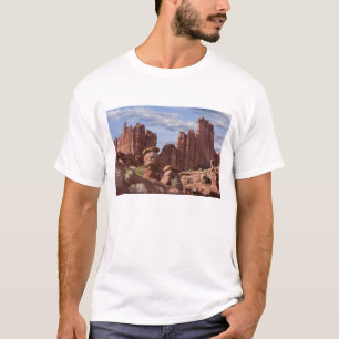 T-shirt États-Unis, Utah. Vue des Fisher Towers. Crédit : 
