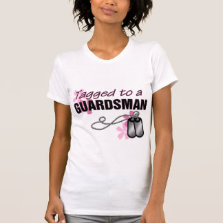 T-shirt Étiqueté à un garde